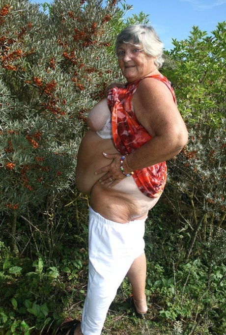 ssbbw granny hd photo