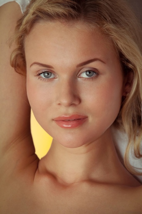 Caroline Abel star art pictures